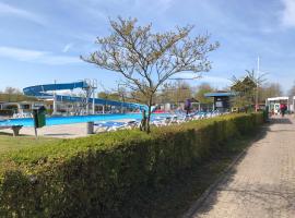 Chalet für 6 Personen auf Camping Scheldeoord - Zeeland, hotel i Baarland