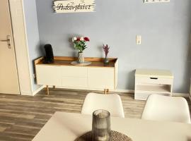 Gemütliche Ferienwohnung Ankerplatz mit eingezäuntem Garten, hotel di Sehestedt