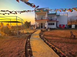 Social Monkey Hostel Bir, ξενοδοχείο σε Bir