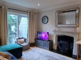 Stylish 2BDR Apt with Large Balcony near City