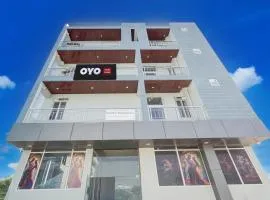 Hotel O by OYO Radha Residency