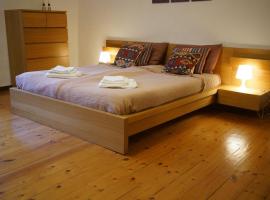 Stones and Pines – hotel w mieście Varallo