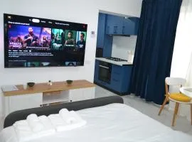 Studio Premium În Centru, Smart TV 165cm cu Netflix 4k - Hbo