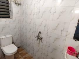 POP 84106E Hotel OLove Birds Hotel, hotel sa Salua