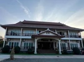 Leego Hotel