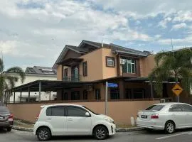 HD DOUBLE-STORY House