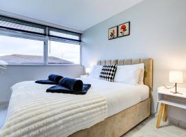 Modern 2 Bed in High Wycombe by ARP Homes, Ideal for Families or Business, Free Parking, hotel din Sands