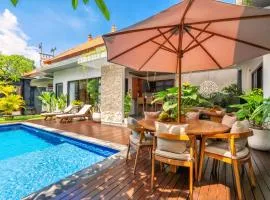 Villa Taj - Luxury 3-bedroom Pool Villa Near Seminyak