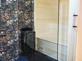 HexenburgbeiDresden Architektenwohnung mit Privatsauna, Whirlwanne, Kaminofen und noch viel mehr, Hotel in Großharthau