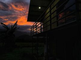 Cabaña Cherenga, hotel v mestu Sarchí