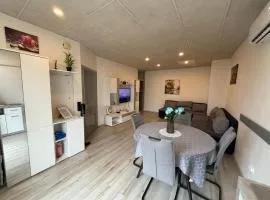 Hugo s home, apartman blizu bazena i bolnice