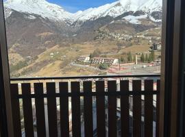 Panoramico Apartment di Manenti Andrea, Hotel in Oltre il Colle