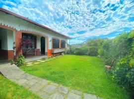Casa rústica, charmosa e confortável, hotelli kohteessa Teresópolis