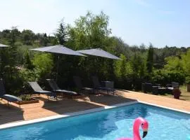 Propriété 22 pers avec jardin et piscine