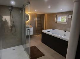 Suite romantique avec spa privatif, Hotel in Châteaugay