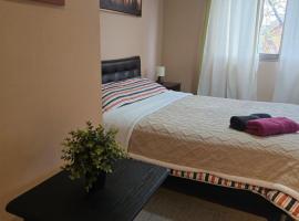 HABITACION Matrimonial con baño privado en MACHALI, hotel v destinácii Machalí