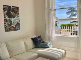 Sea View, Free parking Fast Wi-Fi, Sleeps 1-3