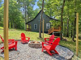 Bryce Cabin - Hot Tub, Fire Pit, Pets, Screened Porch, Wi-Fi – hotel w mieście Mount Jackson