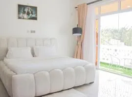 Coast keys, 2 bedroom apartment Nyali, a walk to the beach