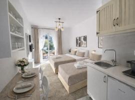 Ameli Studio ,Balcony with Mountain View, Kitchenette, 1km to Beach by likeyourhome, hotell i Corfu