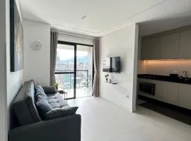 Edificio AUSTIN 179, 1 quarto 1 suite, garagem, wifi, Ar, churrasqueira, 600m da praia, 17 andar