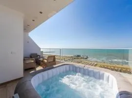 The Seaview Jacuzzi Suite by PS