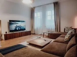 Premium 4BR Apartment, Stunning Views Overlooking the Central Station