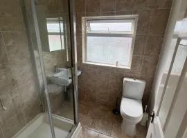 Winchester 5 bedroom near city and motorways