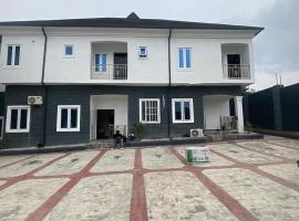 Palm terrace apartments calabar, hôtel à Calabar