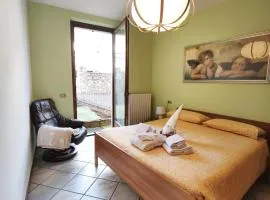 Bernina Express Apartment Il cuore di Lara e Stefy right in front of the train station, with garden and free parking