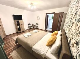 S-HOUSE Avrig cu Bucatarie Curte Privată Parcare Gratuită Terasa, hotel en Avrig