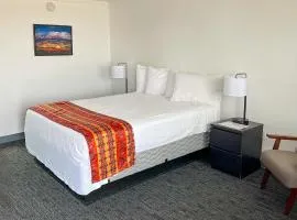 ECI- 20 Queen's Garden King Room