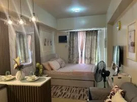 Avida Tower 4 L21 staycation rm1104