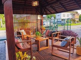 Modern 2BR Apt Kitchen WIFI and AC in North Paramaribo, Hotel in Paramaribo