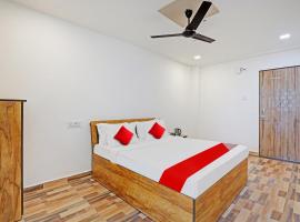 Hotel O Krishna Palace, hotell i Surat