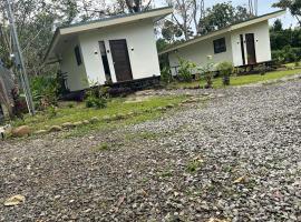 Bungalows Chachagüita, hotelli kohteessa Chachagua