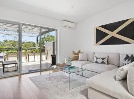 Peninsula Sky Walk to Beach Cafs and Golf