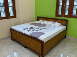 Stay Enjoy, hotel a Saur