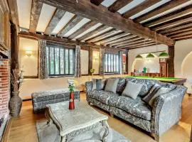 The Farmhouse - Uk48228