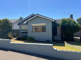 Holiday Home in Warrnambool, Hotel in Warrnambool