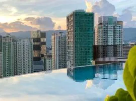 High View 1Room Condo in Cebu City near Ayala Mall with Rooftop Pool, Fast WiFi and Netflix