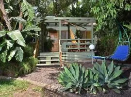 אוויר ואווירה - בקתות מקסימות עם ג'קוזי פרטי ונוף ישיר לכנרת