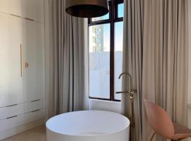 스트랜드에 위치한 호텔 The Boutique Suites by Beach Collection Winelands