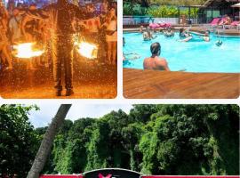 Base Ao Nang Beachfront Party Hostel 18-35 Years Old Only, viešbutis Ao Nang Byče