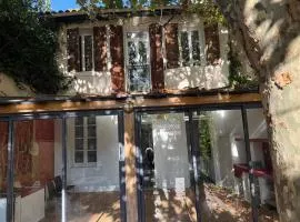 Charmante maison authentique et paisible entre mer et callanques