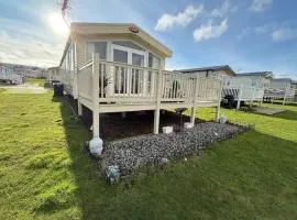 2 Bed Cabin Sleeps 4-5 Patio Parking & Pets