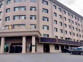 Jinjiang Inn Select Urumqi Midong Avenue, khách sạn ở Miquan