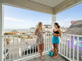 Newly Renovated Ocean Views Private Balcony, hotel u gradu Hampton