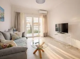 The Varkiza Residence By the Sea