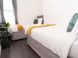 Near Transport - Parking - WiFi - Sleeps 3